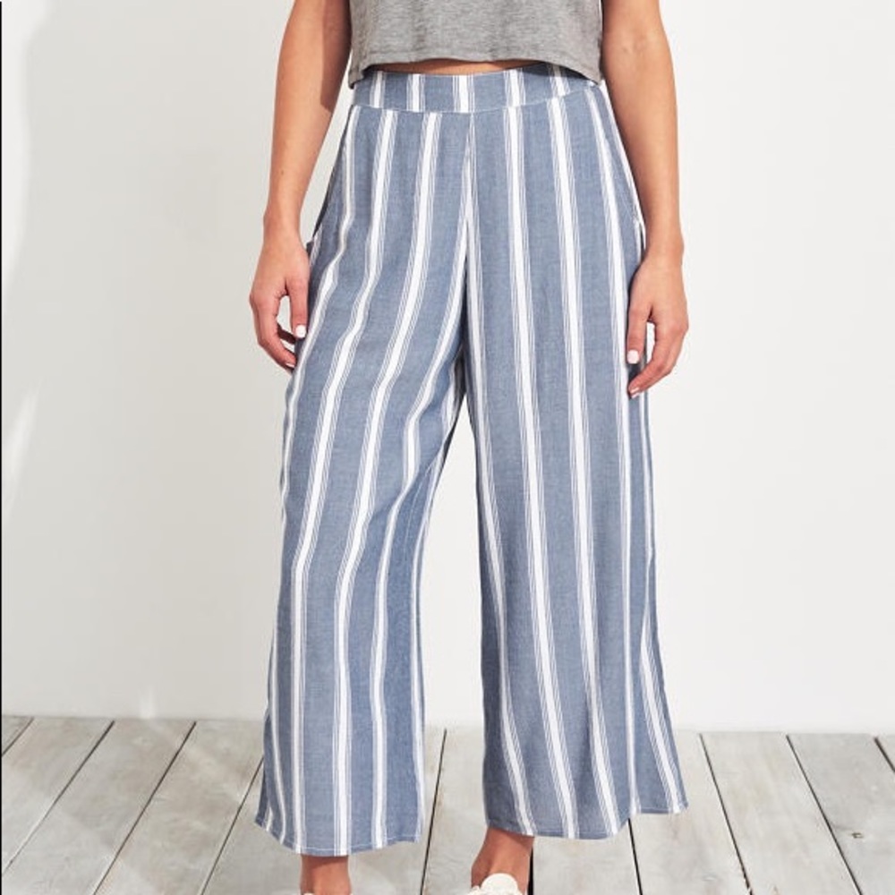 HOLLISTER BLUE WHITE STRIPED FLOWY PANTS CULOTTES